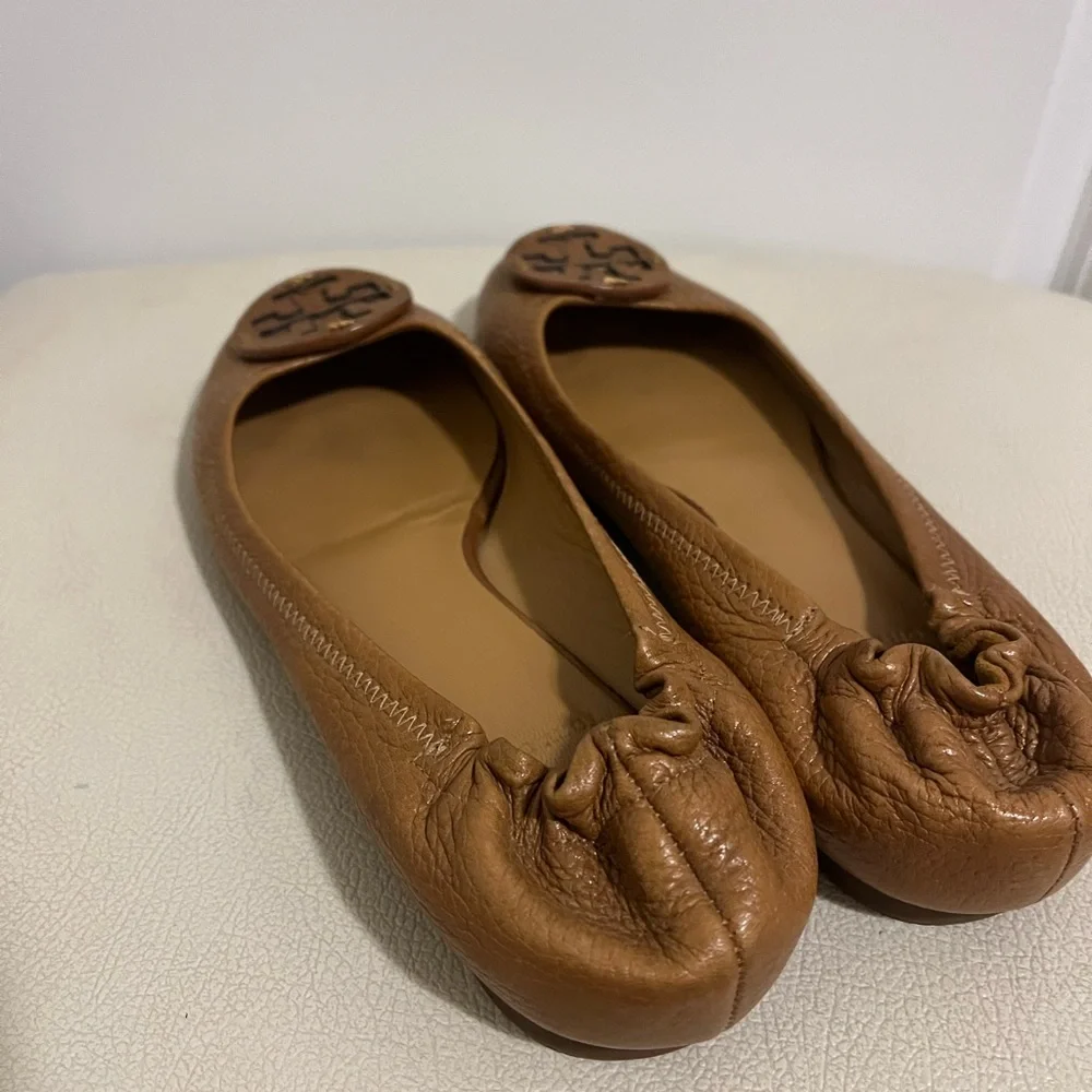 Tory Burch Reva Camel Classic Leather Slip-On Ballet Flats Women’s Size 7.5